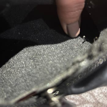 Tusem Moda Ayakkabı Ayak İçine Çivi Batan Çizme Ve Satıcının Tehditkar Tutumu