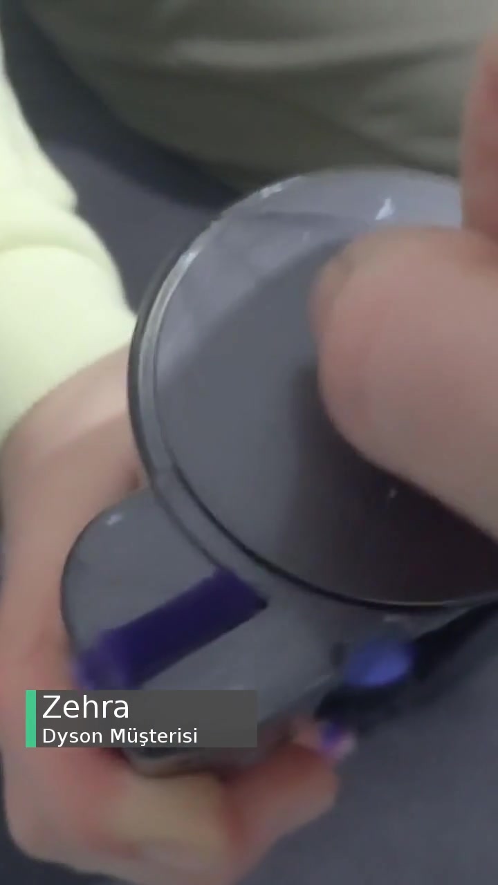 Dyson V15 Halı Başlığı Temizlik Problemi videonun kapak resmi