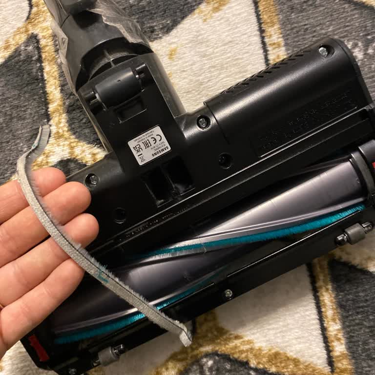 Trendyol’dan Alınan Samsung Dikey Süpürgede Halı Başlığı Süngeri Koptu, Tam Değişim İstiyorum