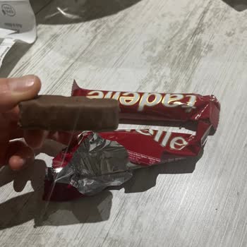 Tadelle Çikolatası Bayat Ve Hasarlı Çıktı, Tüketilemez Durumda