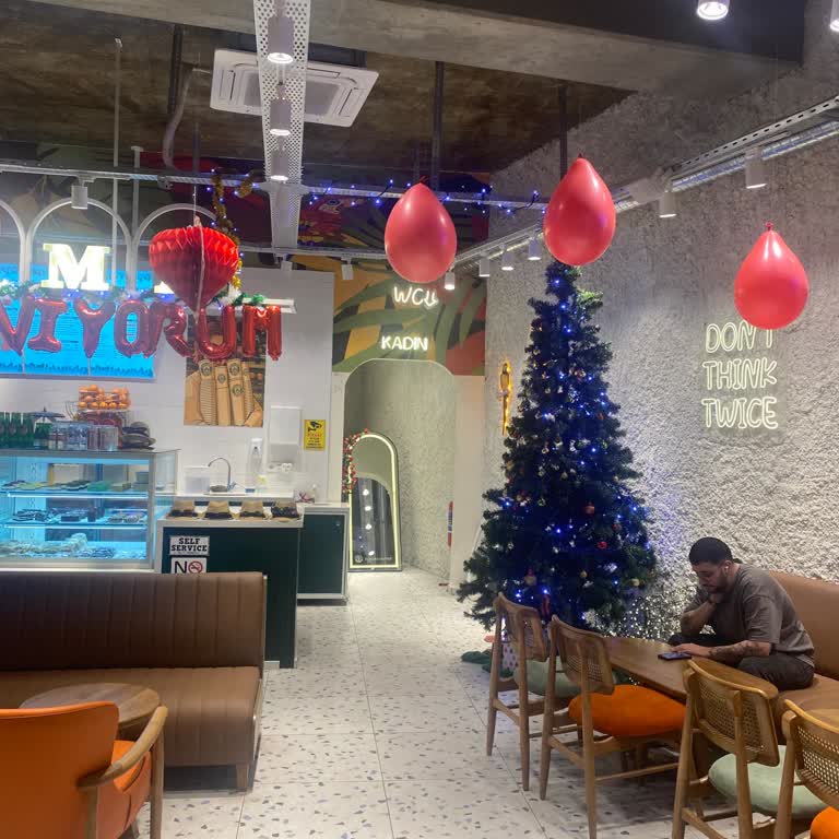 Kasiyer Emir Bey Ödeme Sonrası Tuvalet Erişimini Reddetti