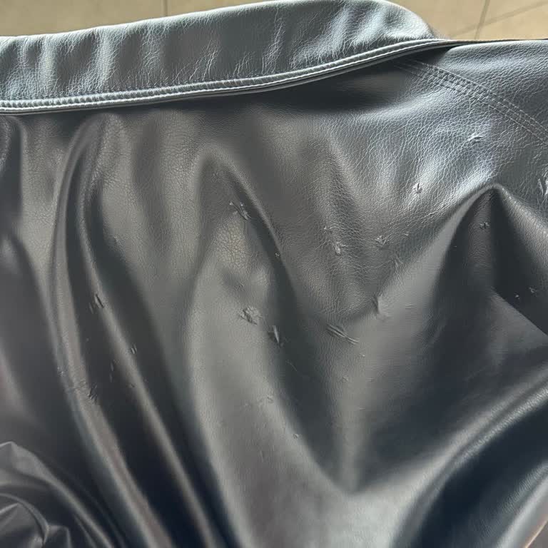 DeFacto Deri Cekette Garanti Öncesi Hasar, Mağaza Değişimi Reddetti