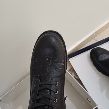 Su İtici Sprey Botta Kalıcı Lekelere Neden Oldu Ve Ücret İadesi Reddi