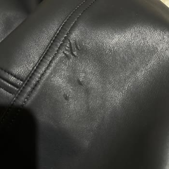 Kısa Sürede Soyulan Deri Ceket, Değişim Ve İade Talebi