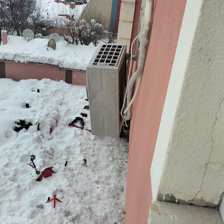 Yanlış Montaj Nedeniyle Dış Ünitenin Düşmesi Ve Ücretsiz Değişim Talebi