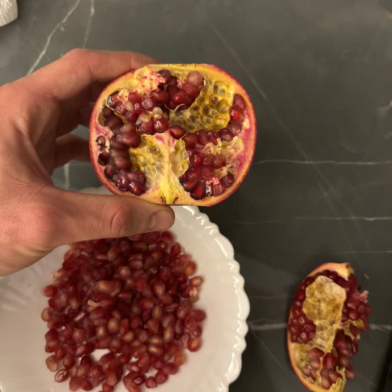 Çelikkayalar Yazır Şubesinde Bozuk Nar Ürünleri Sürekli Çıkıyor