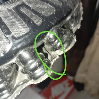 Shox TL Ayakkabısının Alt Tabanı Bir Ay İçinde Kırıldı Ve Değişim İstiyorum
