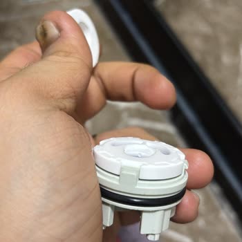 Koçtaş'tan Alınan Lea Banyo Bataryasında Kırık Seramik ve Vanası Bozuldu