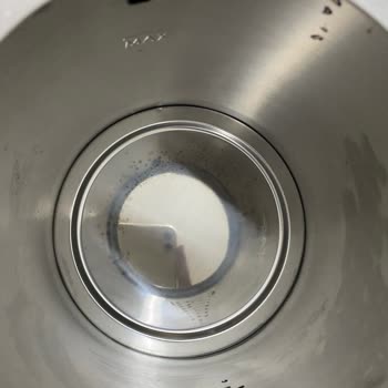 İlk Kullanımda Çay Makinesinin Tabanında Lekeler Ve Satıcıdan Cevapsızlık