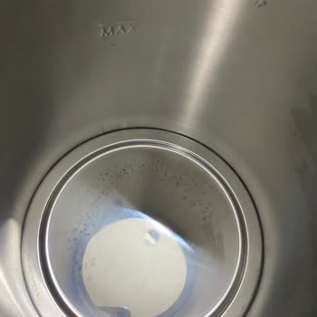 İlk Kullanımda Çay Makinesinin Tabanında Lekeler Ve Satıcıdan Cevapsızlık