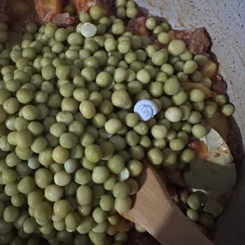 Tat Bezelye Konservesinde Salyangoz Bulunması Sağlık Endişesi Yarattı