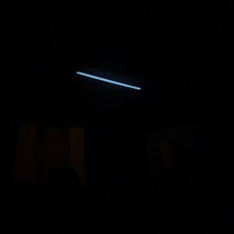 Elektrik Kesintisi Ve Canlı Hat Tehlikesi: Acil Müdahale Talebi