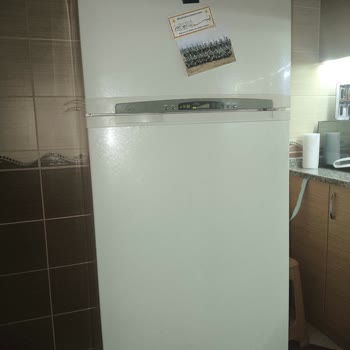 Arçelik 8180 NF Plus Buzdolabının Rafları Kırık Ve Yedek Parça Temin Edilemiyor