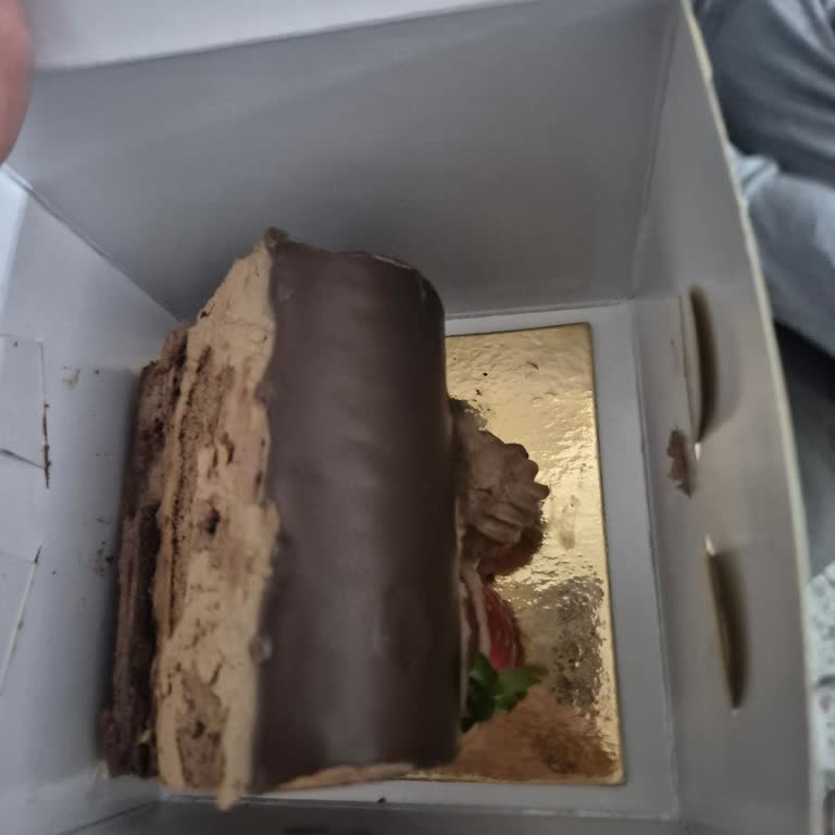 Trendyol Yemek Mor Kavanoz’dan Gelen Ters Dönmüş Pasta ve İade Reddi