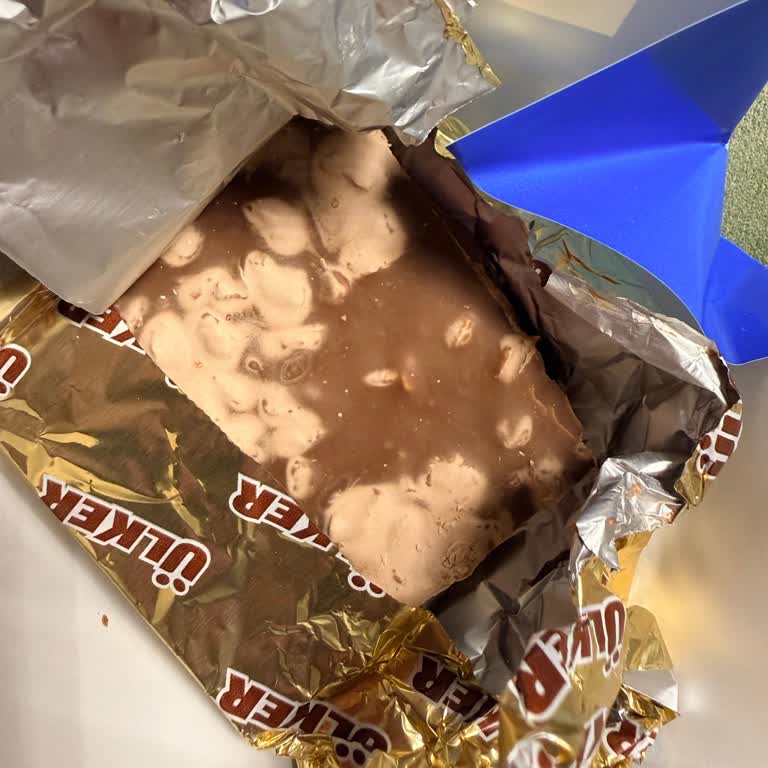 Bozuk Ülker Çikolatası Ve Yanıtsız Müşteri Hizmeti