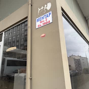 Mehtap Apartmanı Önü Temizlenmıyor Ve Çöp Alınmıyor