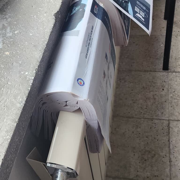 PTT Kargo Mut Şubesinde Sınav Kitapları Yağmurda Bırakıldı