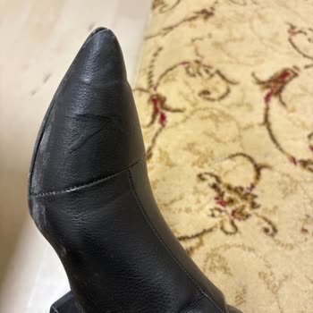 Kalitesiz Botta Açılma Ve Deri Kırılmaları Hemen Değişim Talebi