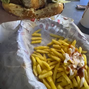 Carls Jr.’de Patates Kızartması Boyutu Çok Küçük
