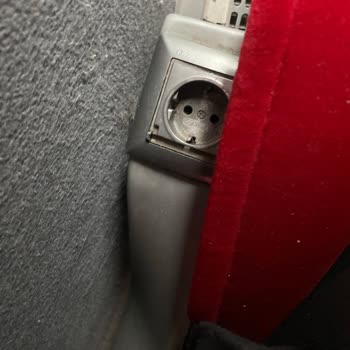 Otobüs Prizinde Alev Alan Şarj Cihazı Güvenlik Riski Yaratıyor