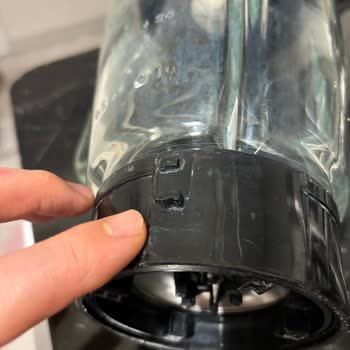 Megamix Sürahideki Kırık Dişli Parçası Bulunamıyor, Yetkili Servis Ve Müşteri Hizmetleri Yanıtsız