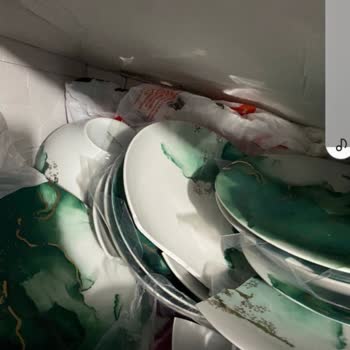 Dolap'ta Kırılan Yemek Takımı Ve Destek Eksikliği