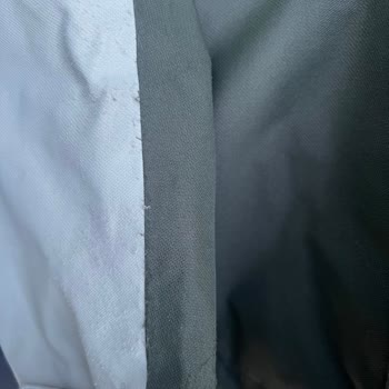 Columbia Montlarında Tasarım Hatası Nedeniyle Kollarında Tüylenme ve Mağaza Ürün İncelemesi Reddi