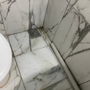 Sözleşmede 2+1 Oda Olması Gereken Yerine Hijyenik Olmayan Tek Oda Verildi