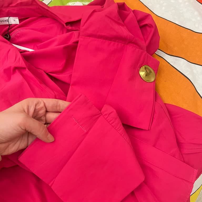 Eksik Bluz Ve Düğmesiz Gömlek İçin Hemen Gönderim Ve İade Talebi