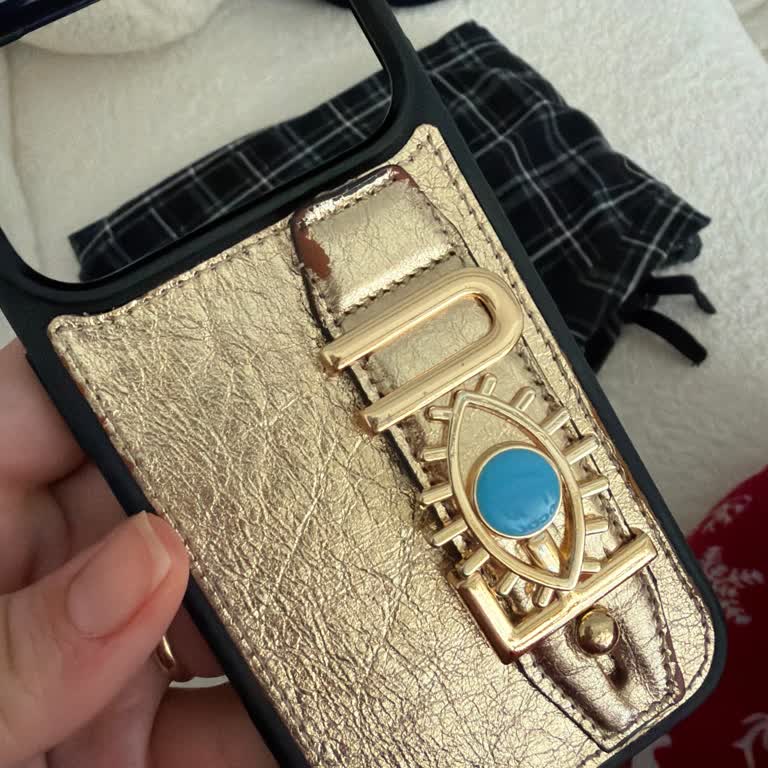 İPhone 17 Pro Kılıfı Derisi Hemen Soyuldu, Şirketten Cevap Yok