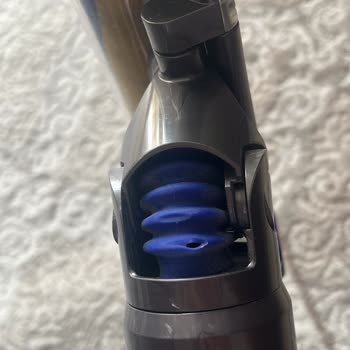 Dyson V15 Sert Zemin Başlığında Hortum Yırtılması Tekrarlandı Ve Garanti Desteği Reddedildi
