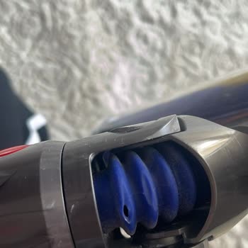 Dyson V15 Sert Zemin Başlığında Hortum Yırtılması Tekrarlandı Ve Garanti Desteği Reddedildi