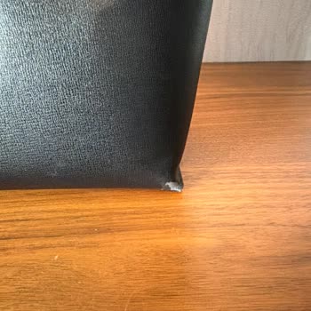 Armani Exchange Deri Çantada Deri Soyulması Ve İade Talebi