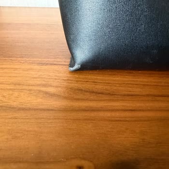 Armani Exchange Deri Çantada Deri Soyulması Ve İade Talebi