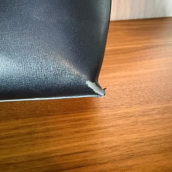 Armani Exchange Deri Çantada Deri Soyulması Ve İade Talebi