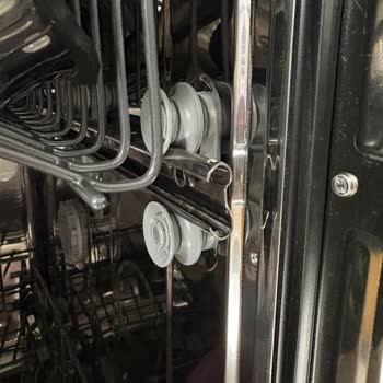 Eksik Bulaşık Makinesi Parçası Ücretsiz Gönderilmedi, Müşteri Kargo Masrafını Kabul Etmiyor