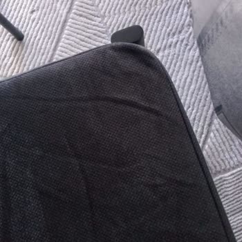 Kullanılmış Ve Yırtık Sandalyeler İçin Değişim Ya Da İade Talebi