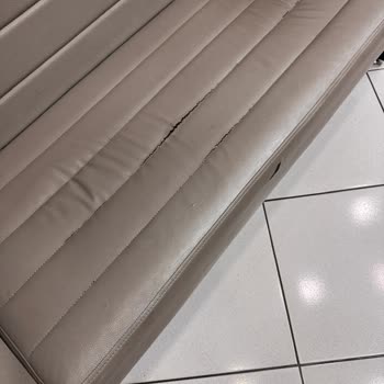 Alpeda Kuaför Deri Koltukların Kısa Sürede Yırtılması Ve Kaba Müşteri Hizmeti