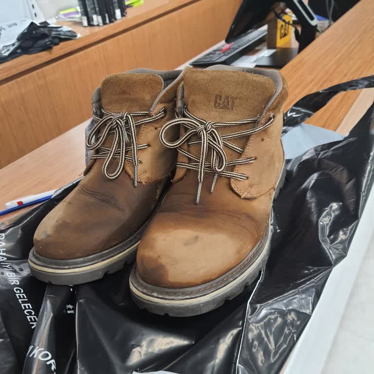 Know Giyim Yağmurlu Havalarda Botların Su Geçirmesi Ve Müşteri Mağduriyeti!