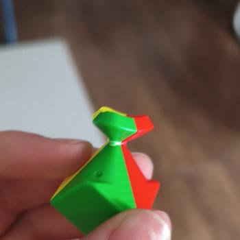 Küp Sepeti'nden Gelen Manyetik 3X3 Küp Bozuk, Satıcıdan Yanıt Gelmedi