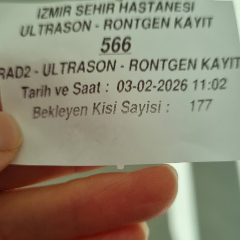 Röntgen Servisinde Personel Eksikliği 200 Kişilik Uzun Kuyruk Yaratıyor