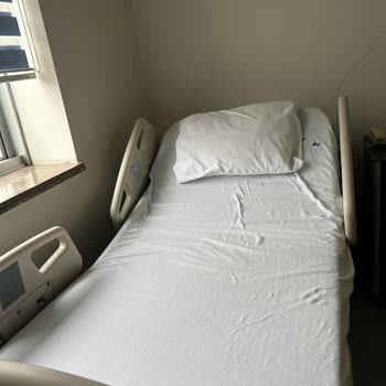 Bahçelievler Devlet Hastanesi'nde Steril Çarşaf Ve Yastık Kılıfı Eksikliği