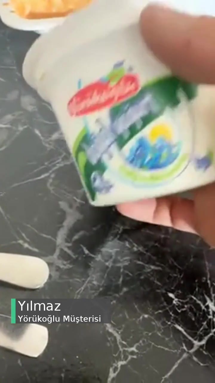 Yörükoğlu Yoğurt Gibi Değil Saman Gibi Resmen! videonun kapak resmi
