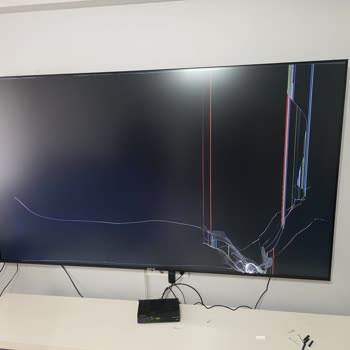 Media Markt’tan Gelen Kırık 100 İnç TV İçin Geciken Çözüm Ve Tam İade Talebi