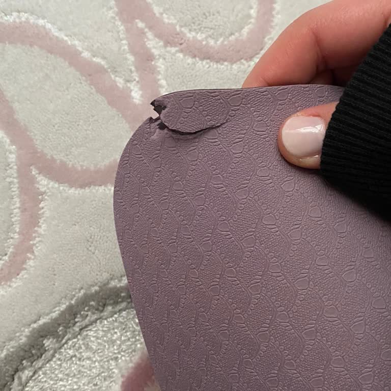 Yırtık Yoga Matı Ve Yanıtsız Müşteri Hizmeti