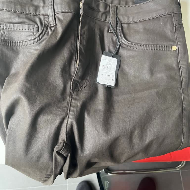 İzmir Hilltown Mağaza Müdürünün Yardımcı Olmayan Tutumu Müşteri Memnuniyetsizliğine Neden Oldu