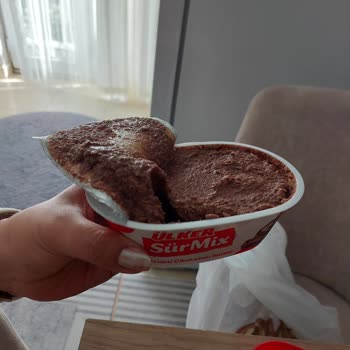 Şok Market'in Çikolatalı Peynirli Sürmix Ürünü İçinde Küf Tespiti