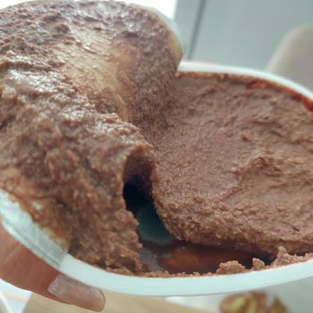 Şok Market'in Çikolatalı Peynirli Sürmix Ürünü İçinde Küf Tespiti