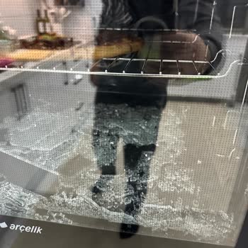 Garanti Kapsamındaki Ankastre Fırının Camı Ücretsiz Değiştirilmelidir