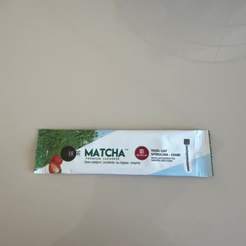 Boş Çıkan Çilek Aromalı Matcha Çayı Paketi
